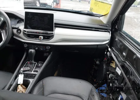 2022 Jeep Compass Limited 4X4 из США, поврежденный, VIN 3C4NJDCB0NT132239